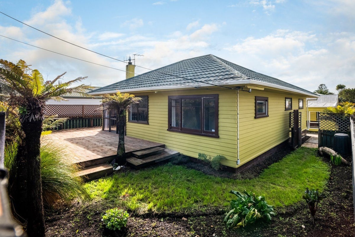 11 Polstead Road, Stoke, Nelson - Carousel 1
