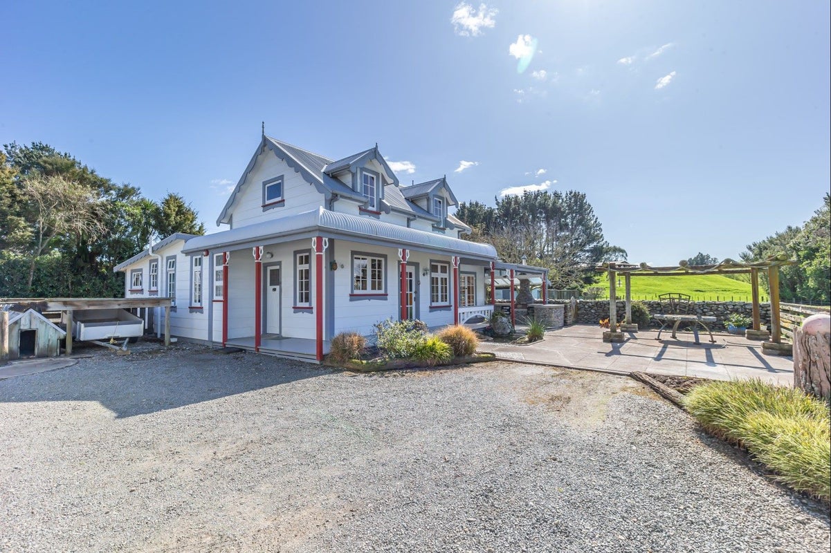 23 Painua Road, Hokio Beach, Levin - Carousel 2