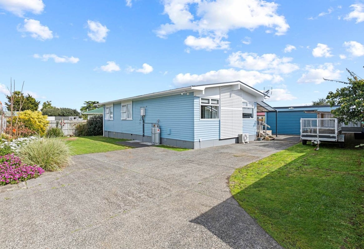 62 Heybridge Street, Manurewa, Auckland - Carousel 1