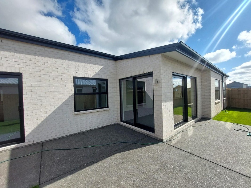 24 John Gibb Street, Belfast, Christchurch - Carousel 13