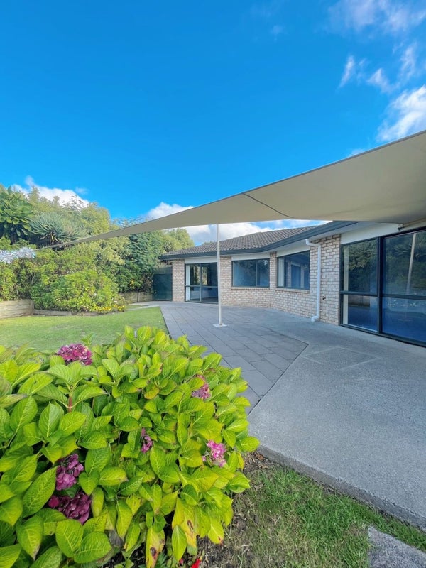 6 Ferngrove Avenue, Ranui, Auckland - Carousel 2