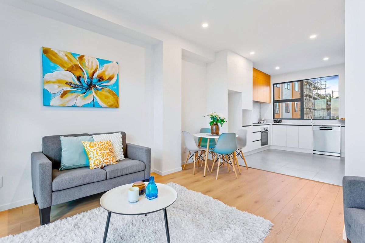 10/28 Lavelle Road, Henderson, Auckland - Carousel 1