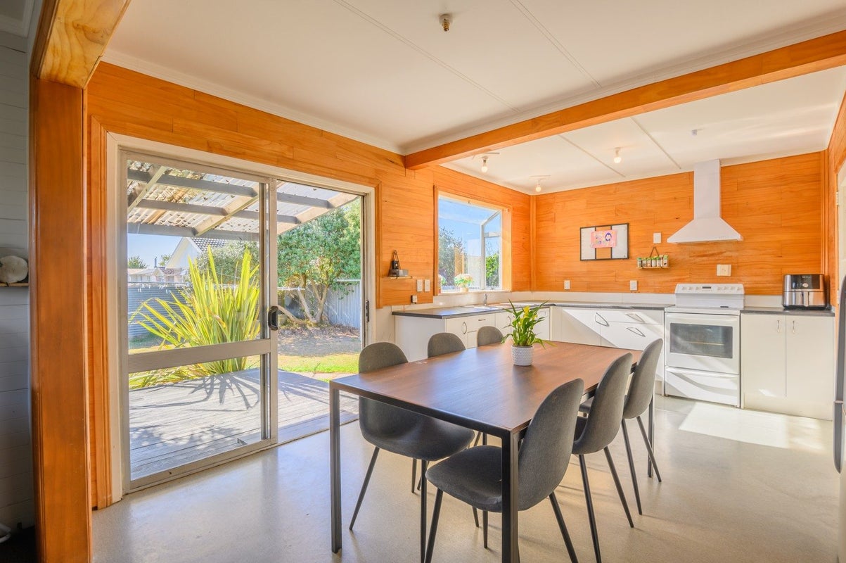 28 Montrose Street, Flaxmere, Hastings - Carousel 2