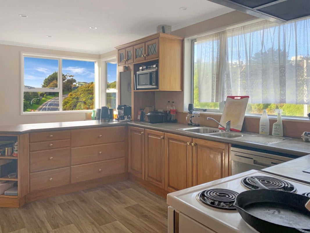 83 Mark Avenue, Paparangi, Wellington - Carousel 1