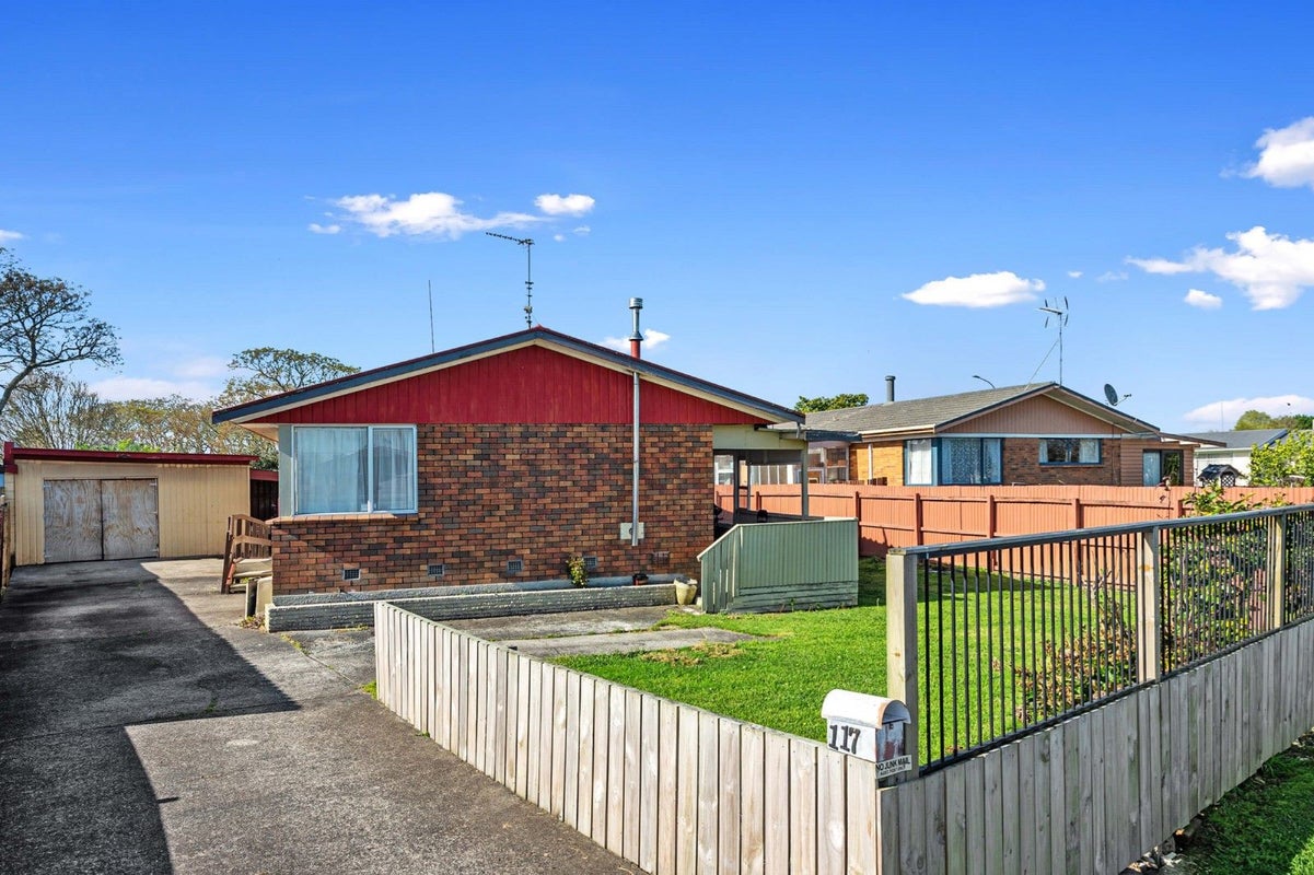 117 Collins Road, Melville, Hamilton - Carousel 3