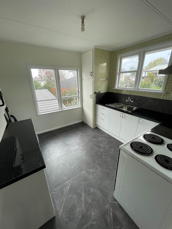 10 Price Crescent, Mount Wellington, Auckland - Carousel 2