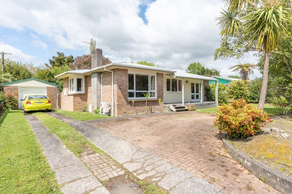 24 Southsea Crescent, Silverdale, Hamilton - Carousel 20