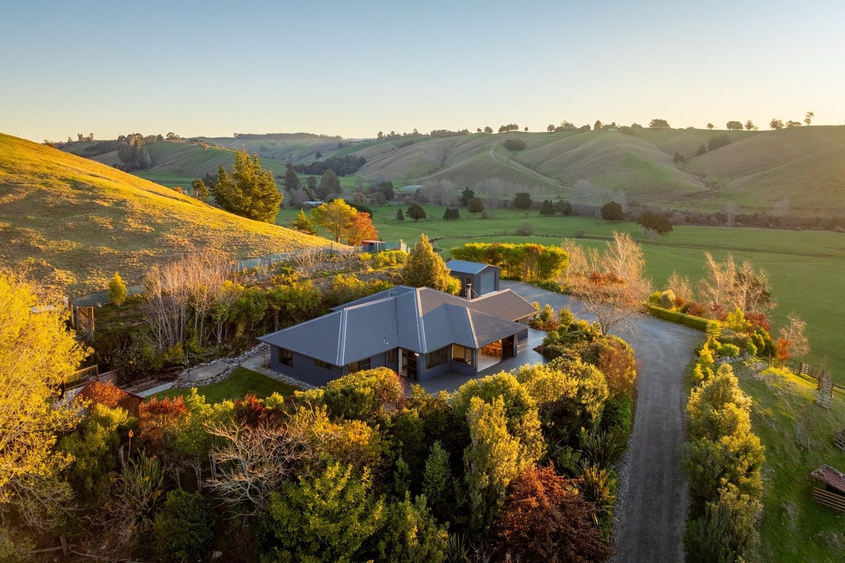 14A Totara View Road, Wakefield - Carousel 1