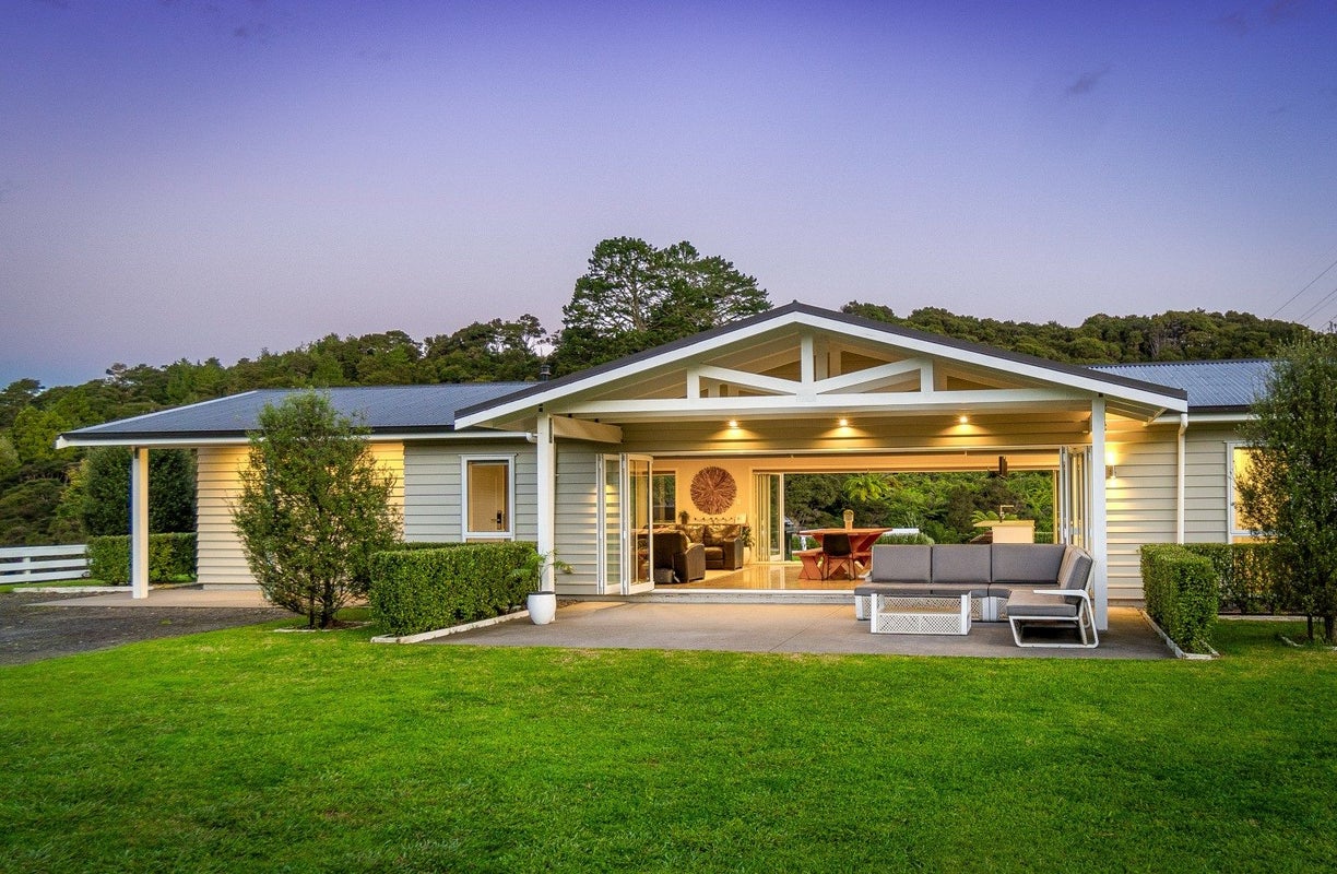 6 Bridle Way, Hunua, Papakura - Carousel 1