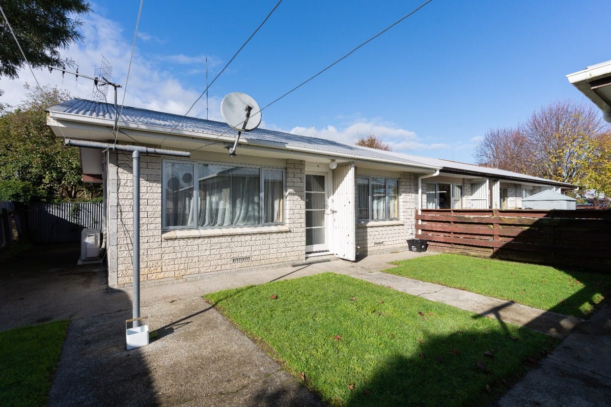 11 South Street, West End, Palmerston North - Carousel 1