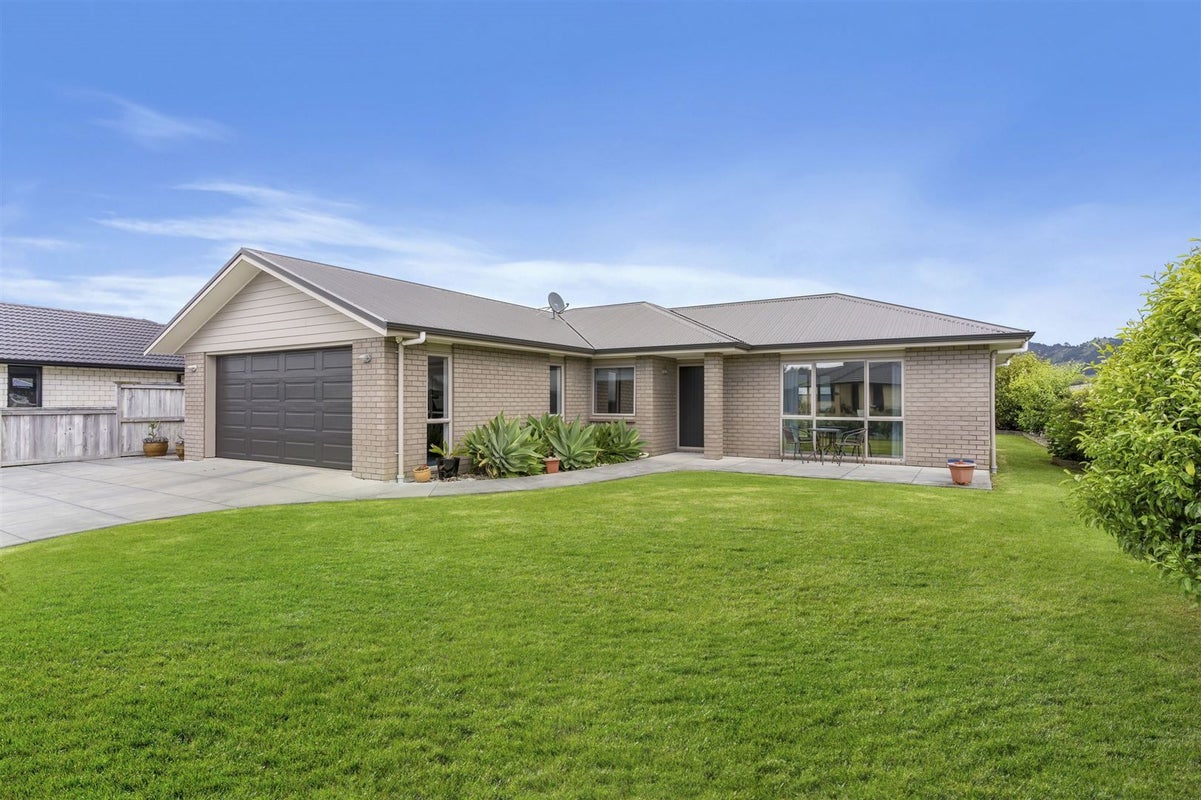 13 Reel Road, Athenree, Waihi Beach - Carousel 1