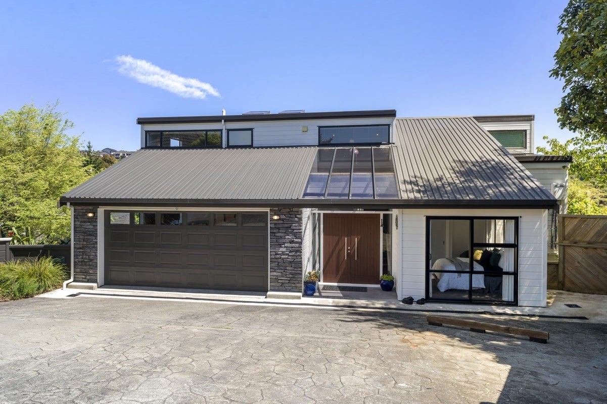 15 Observatory Close, Whitby, Porirua - Carousel 2