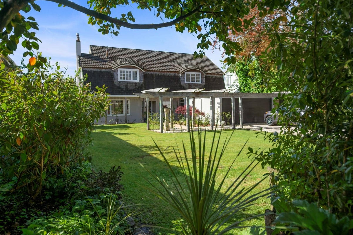 7 Devon Street, Glenholme, Rotorua - Carousel 1