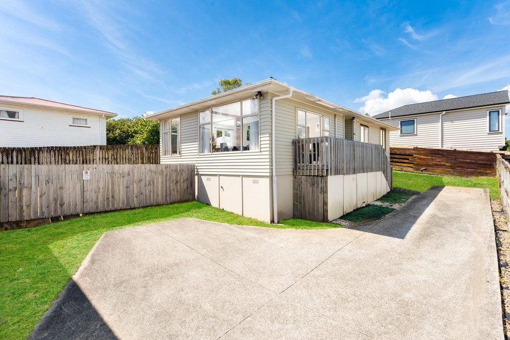8A Harrington Road, Henderson, Auckland - Carousel 2
