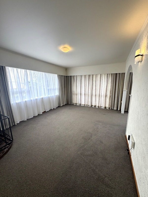 59 Lincoln Park Avenue, Massey, Auckland - Carousel 2