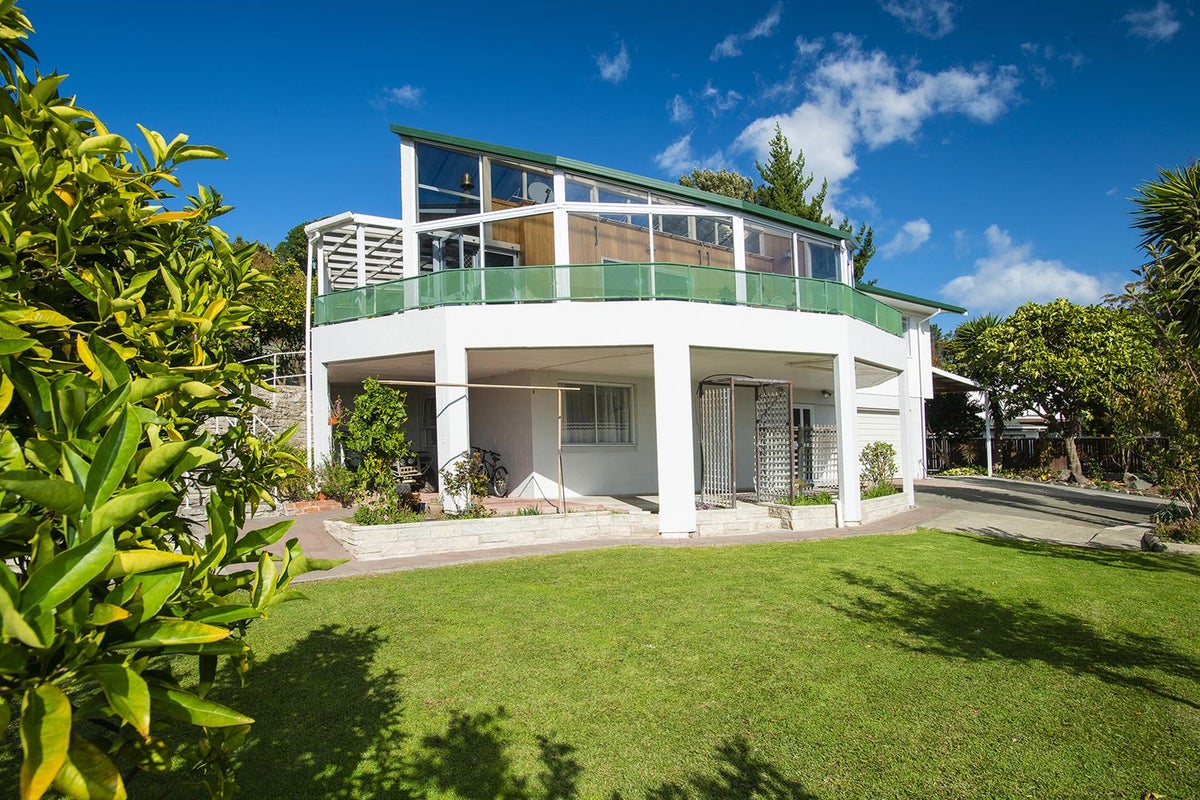 16 Montrose Street, Kaiti, Gisborne - Carousel 1