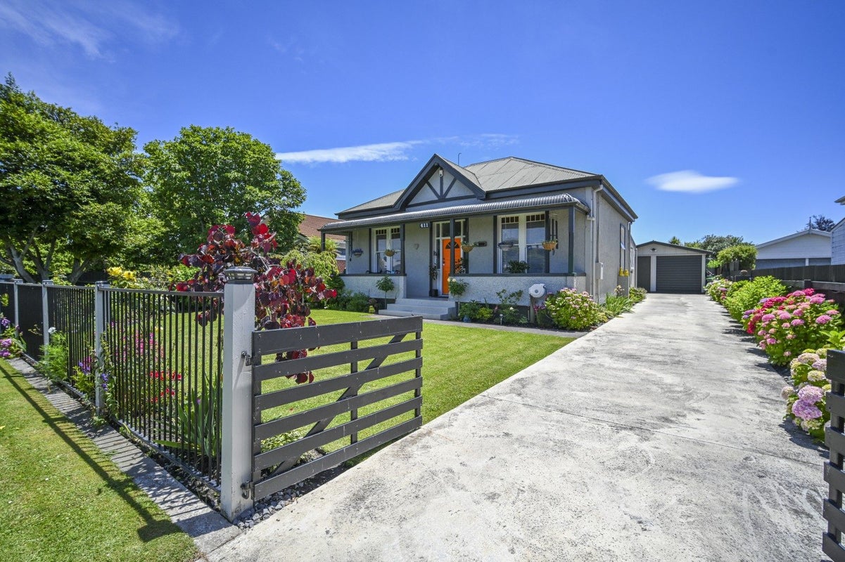 411 Lascelles Street, Saint Leonards, Hastings - Carousel 1