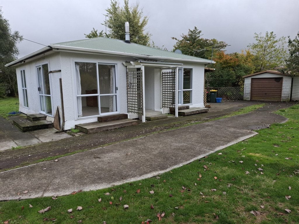 9 Rutland Street, Utuhina, Rotorua - Carousel 1