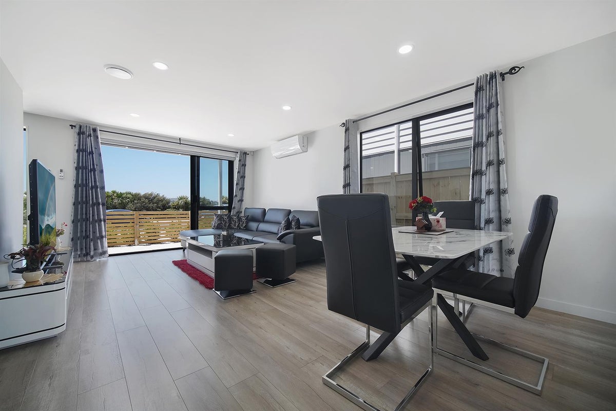 67A Soaring Bird Drive, Takanini, Auckland - Carousel 2