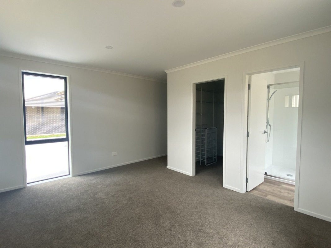 8 Cascade Crescent, Tikipunga, Whangarei - Carousel 10