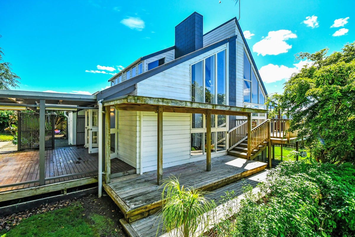 9 Coulthard Terrace, Opaheke, Papakura - Carousel 23