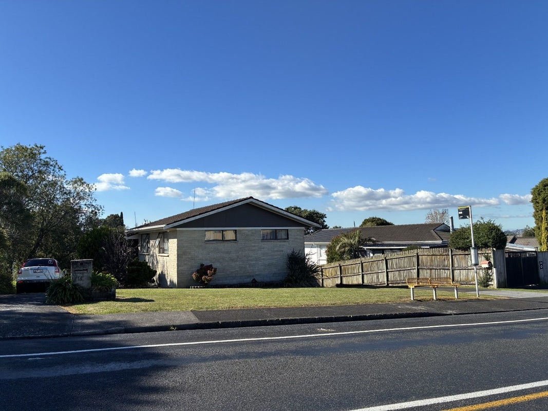14 Butterworth Drive, Glendene, Auckland - Carousel 1