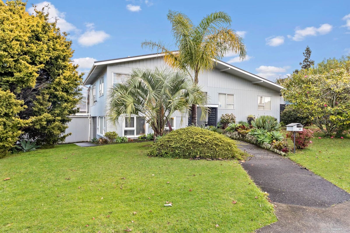 62 Gloria Avenue, Te Atatu Peninsula, Auckland - Carousel 2