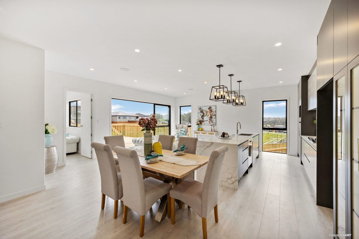 7 Crows Road, Swanson, Auckland - Carousel 2