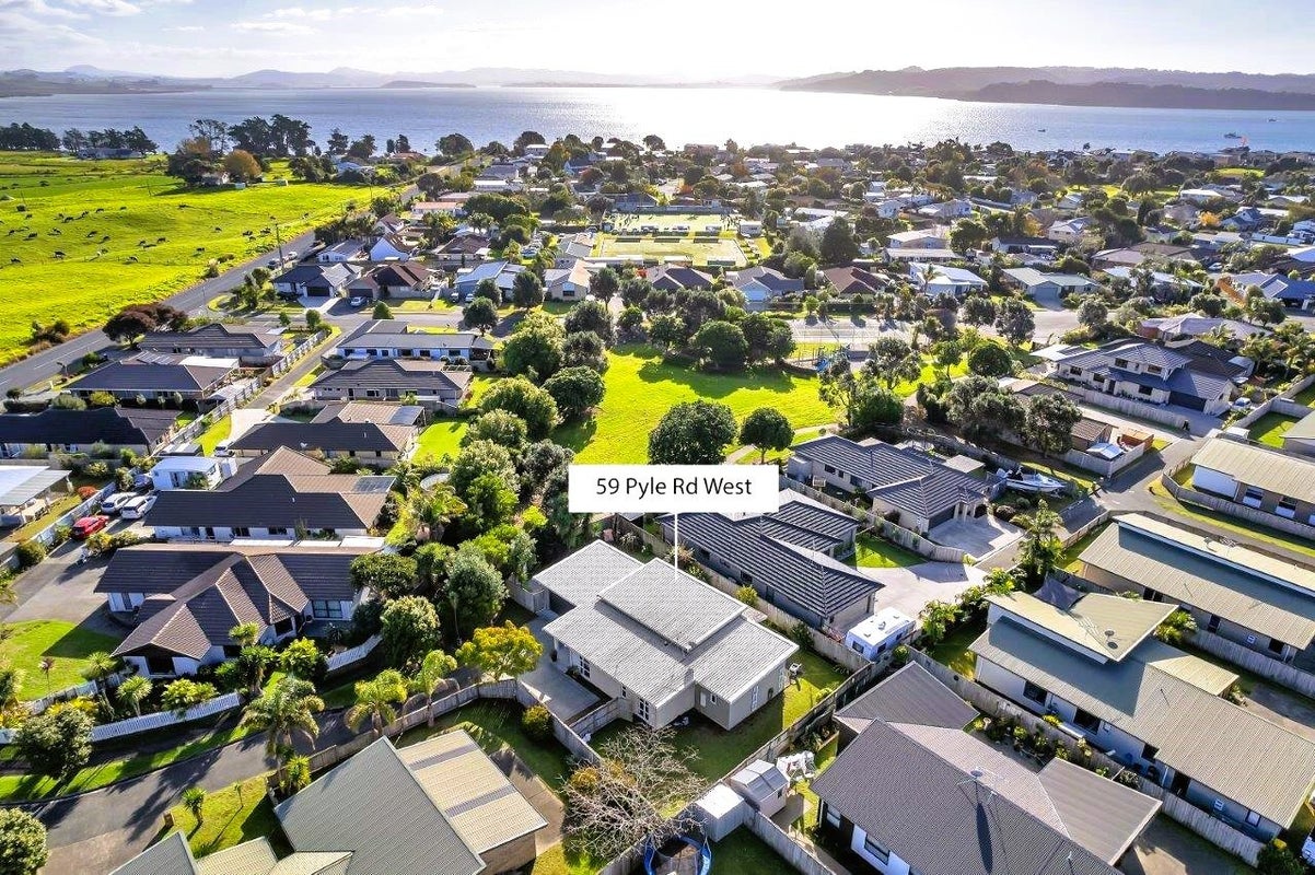 59 Pyle Road West, One Tree Point, Whangarei - Carousel 1