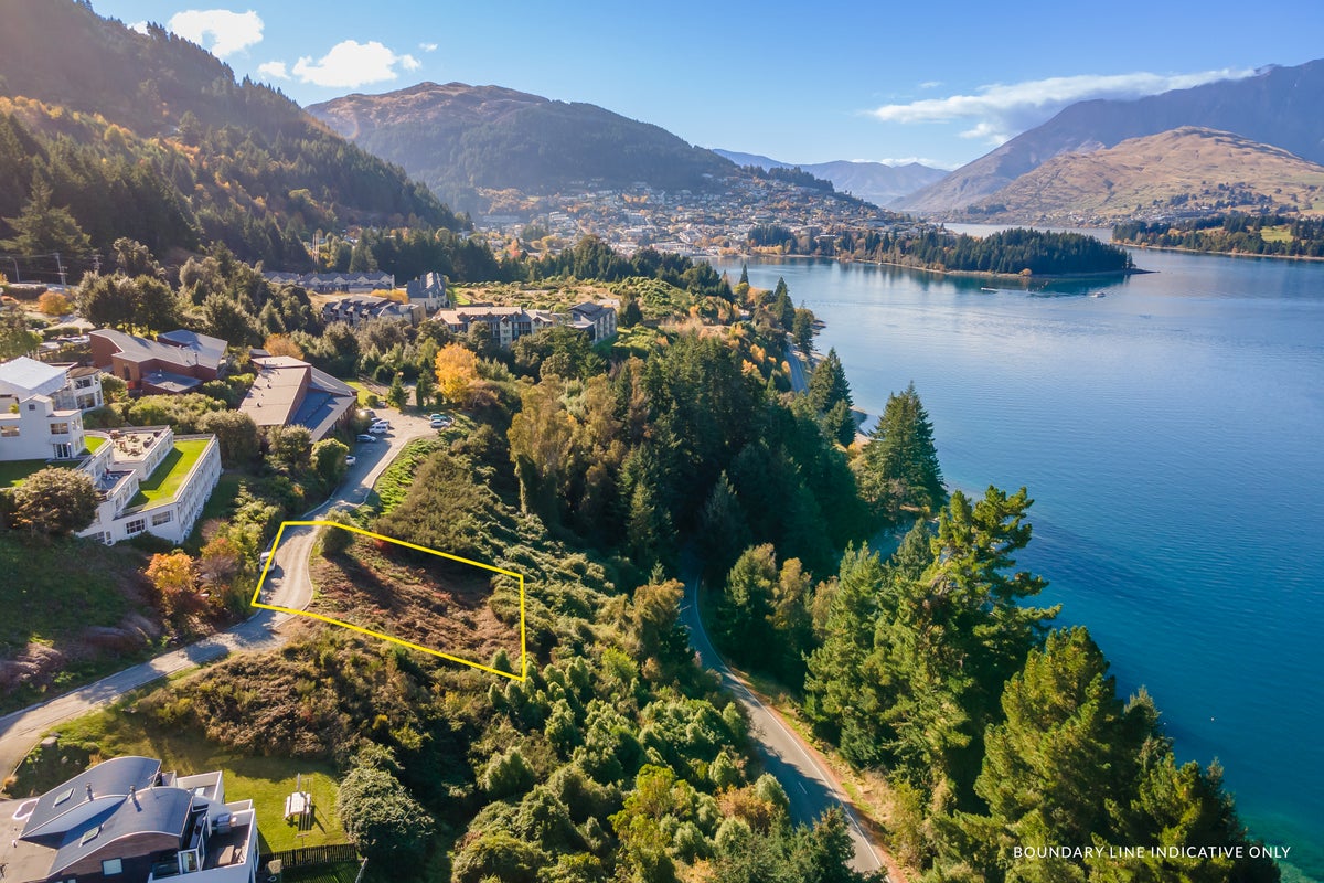 11 Thorn Crescent, Fernhill, Queenstown - Carousel 1