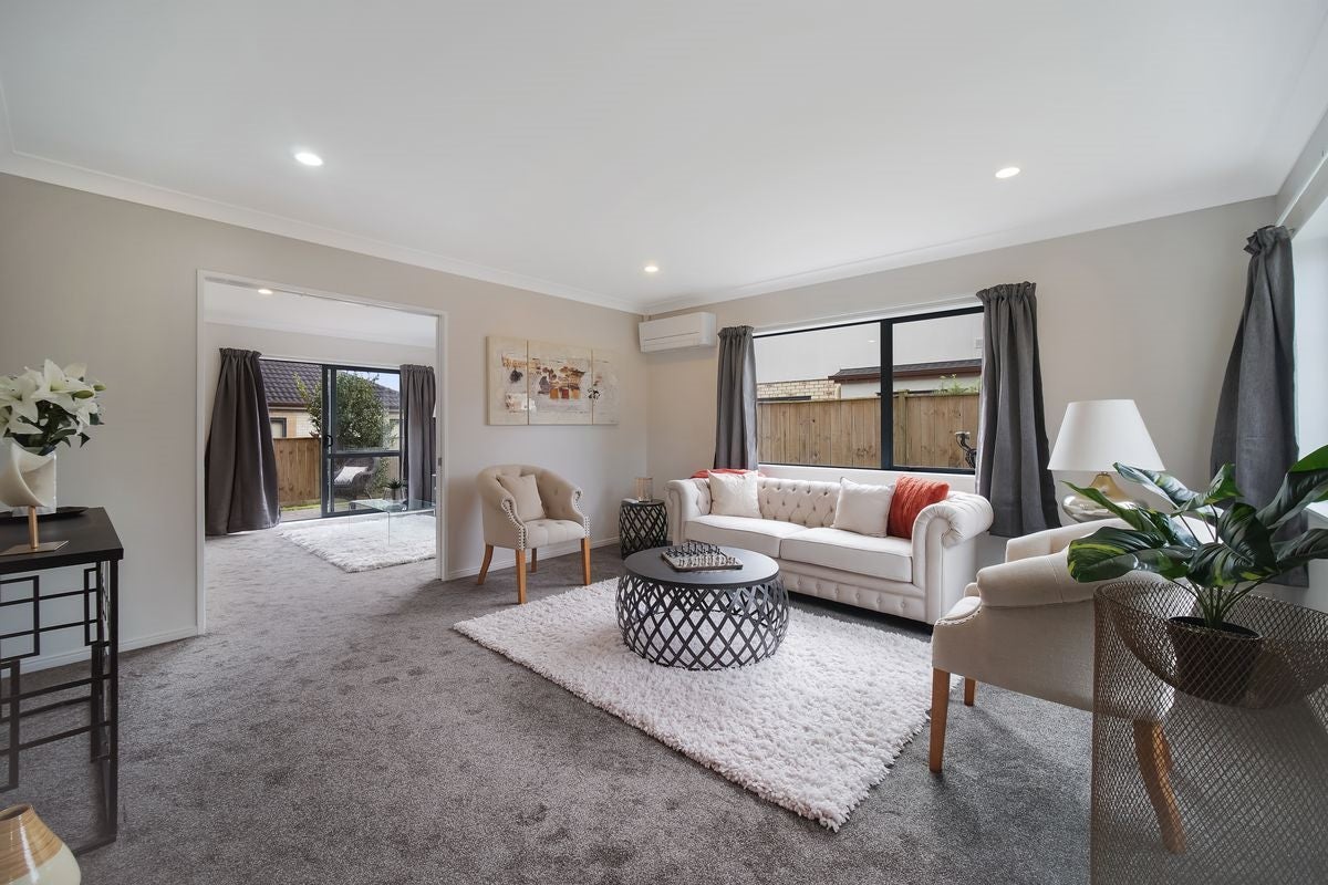 4 Coachman Drive, Flat Bush, Auckland - Carousel 1