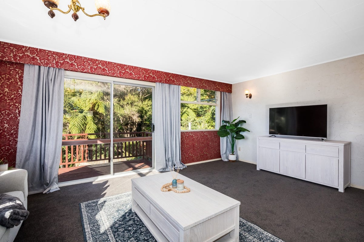 78 Glen Road, Stokes Valley, Lower Hutt - Carousel 2