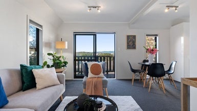 7/12 Vallance Street, Kilbirnie, Wellington - Carousel 1