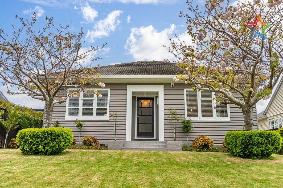 21 Kingston Street, Boulcott, Lower Hutt - Carousel 1
