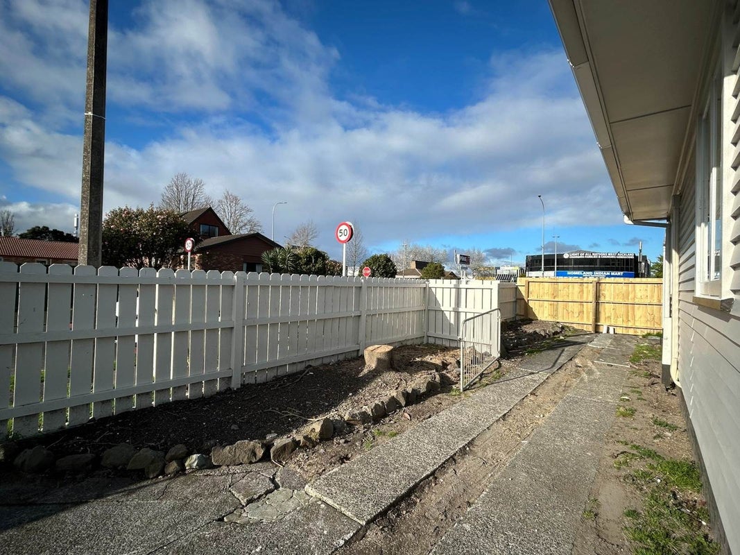 178 Lincoln Road, Henderson, Auckland - Carousel 2