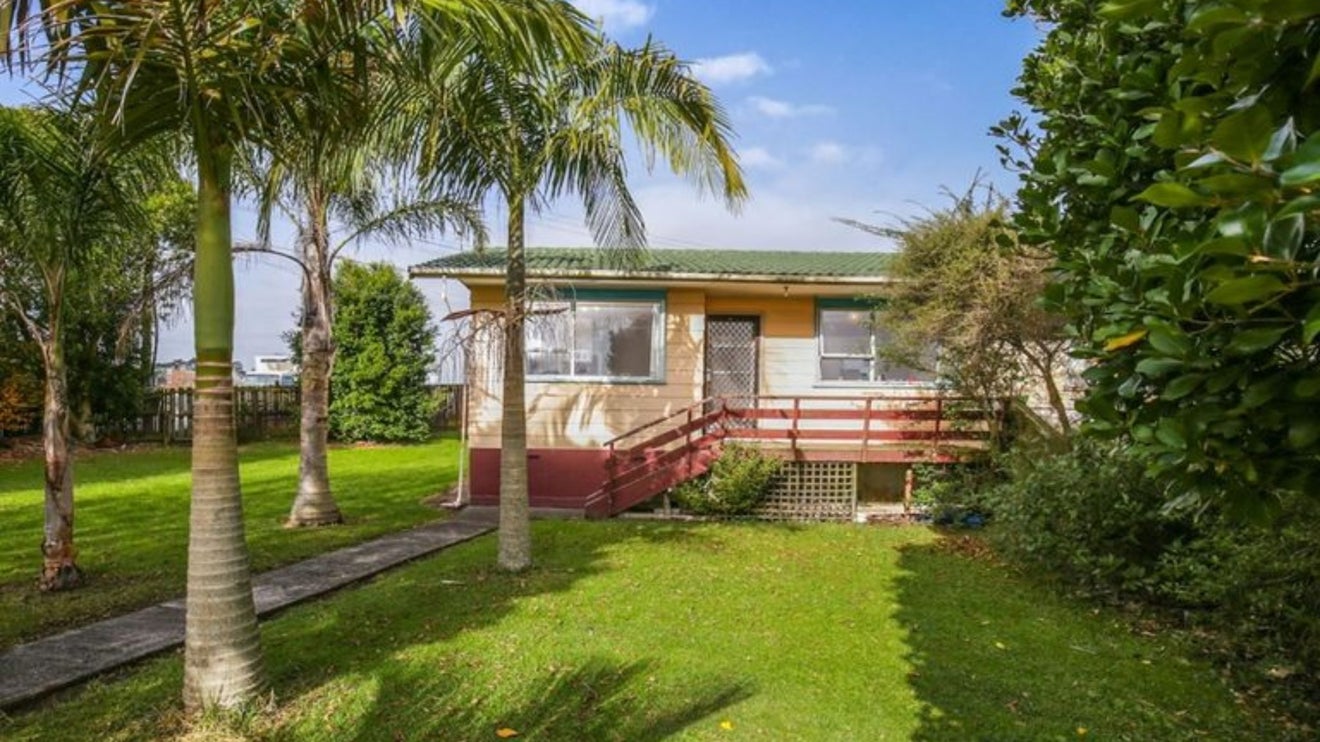3/2 Pooks Road, Ranui, Auckland - Carousel 1