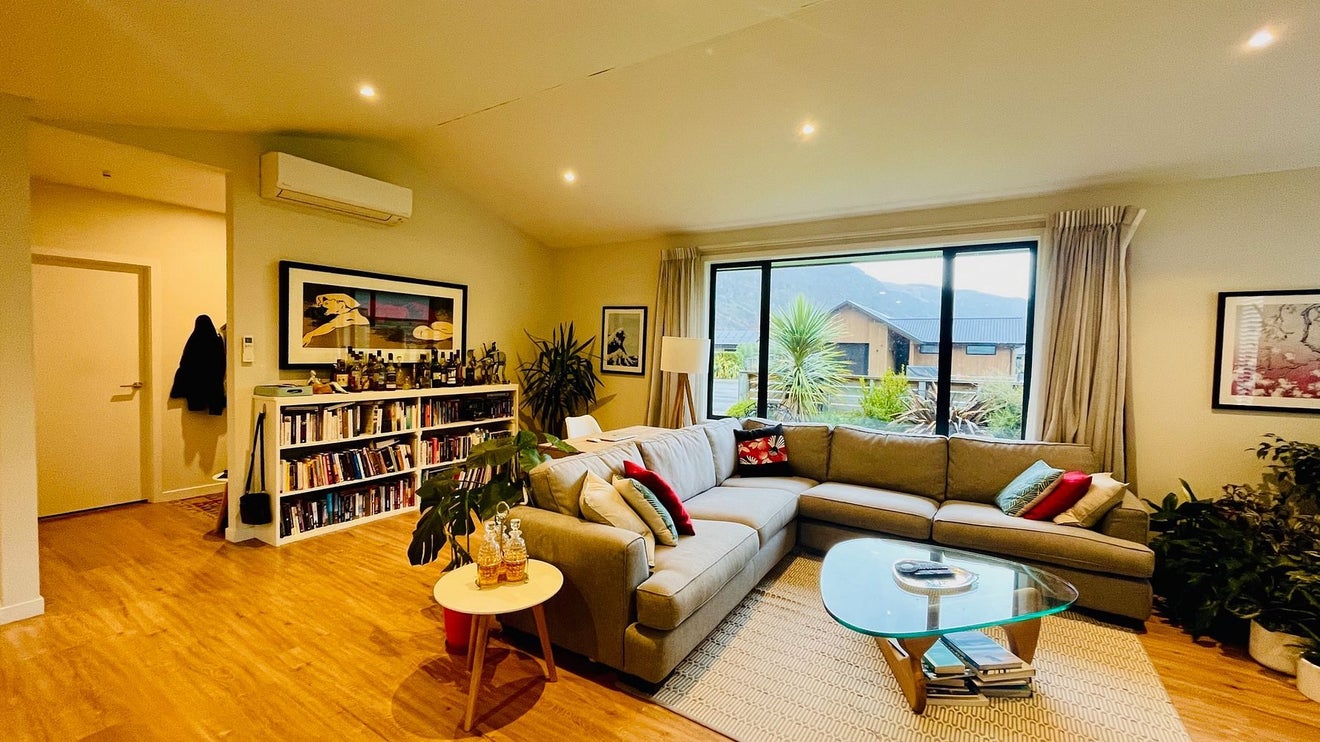 10 Morepork Way, Arthurs Point, Queenstown - Carousel 2