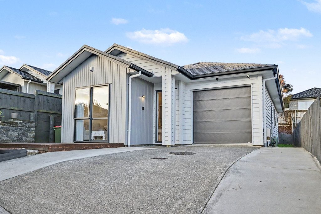 113 Tiriwa Drive, Massey, Auckland - Carousel 2