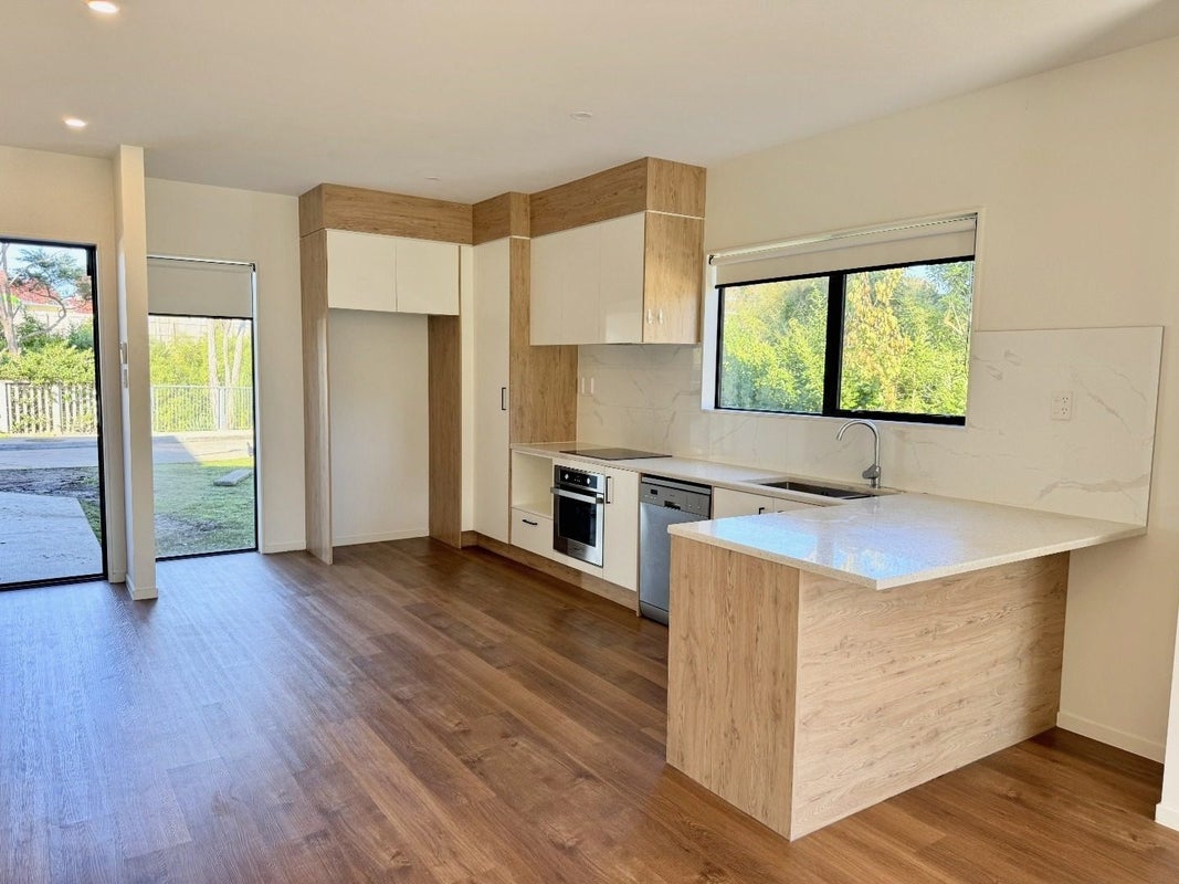 32 Korokio Lane, Henderson, Auckland - Carousel 2