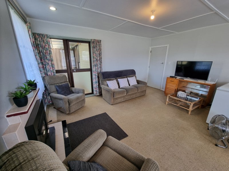 30 Bridge Street, Eketahuna - Carousel 2