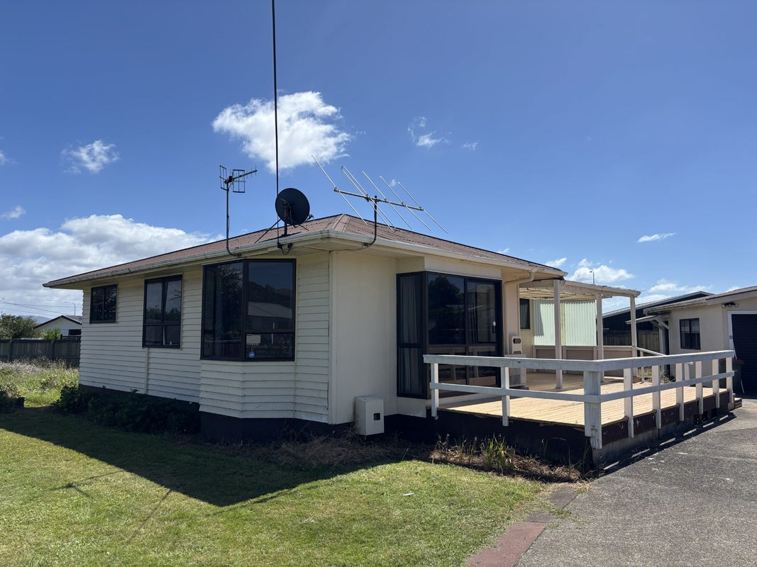 4 Melrose Avenue, Owhata, Rotorua - Carousel 1
