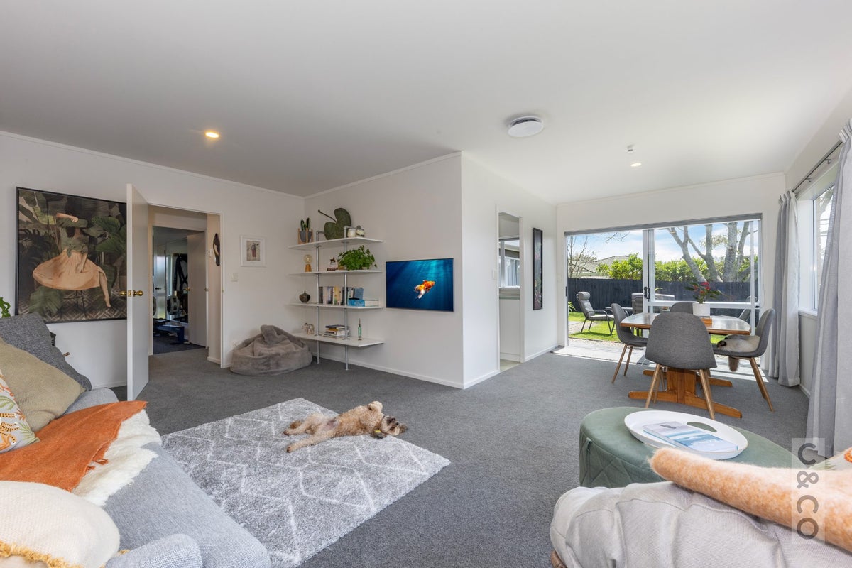 27 Merlot Heights, Huapai, Kumeu - Carousel 2
