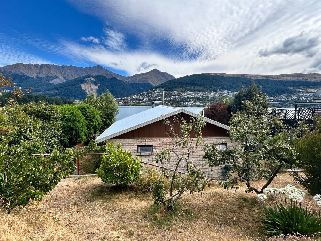 626 Peninsula Road, Kelvin Heights, Queenstown - Carousel 2