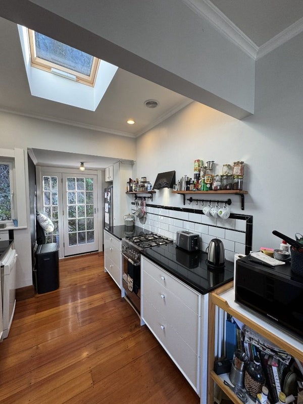 16 Hungerford Road, Lyall Bay, Wellington - Carousel 2
