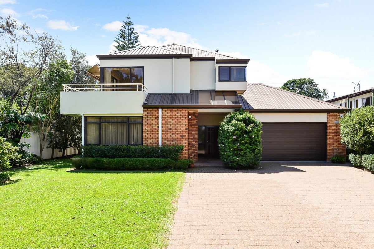 1074 River Road, Queenwood, Hamilton - Carousel 2