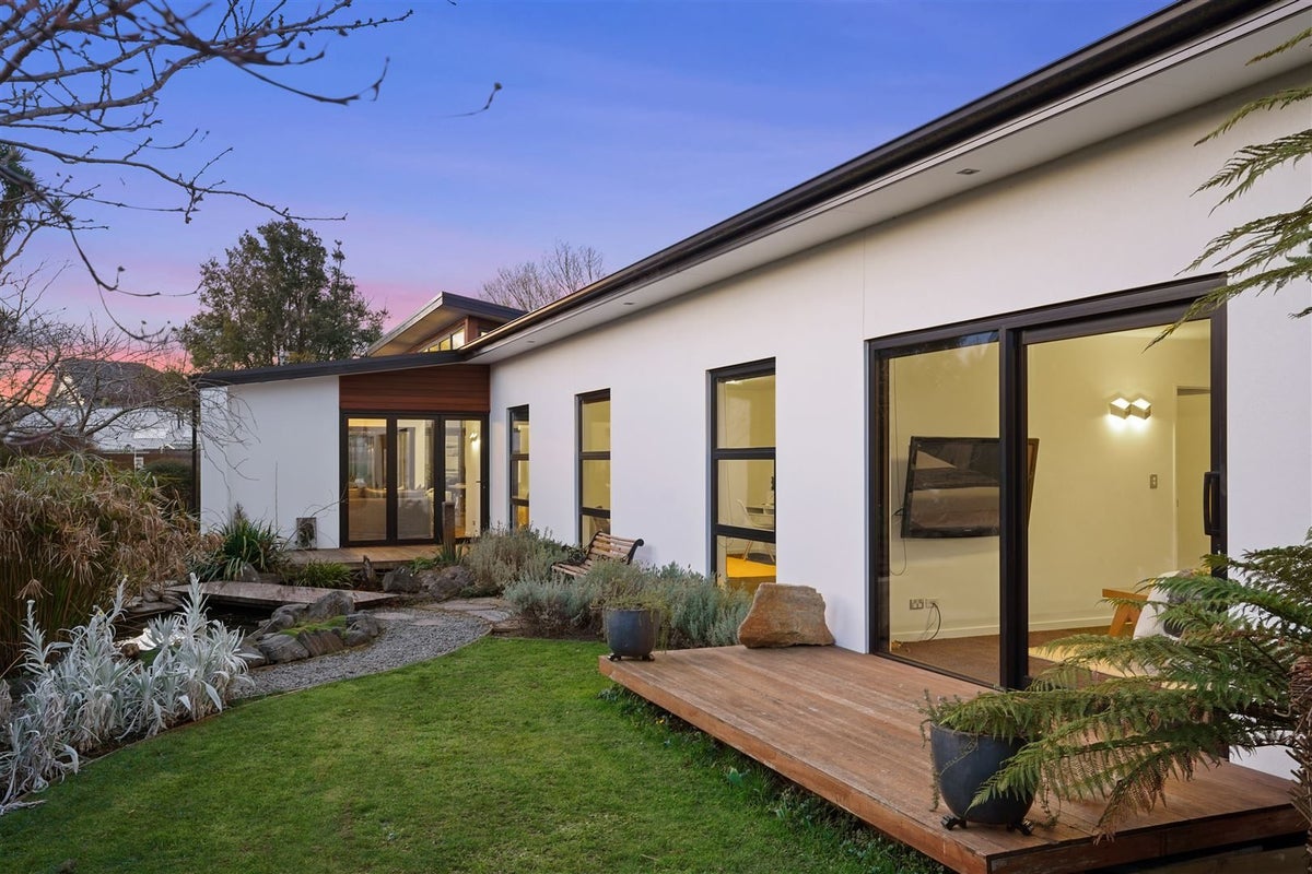 17 Chislehurst Place, Bryndwr, Christchurch - Carousel 40
