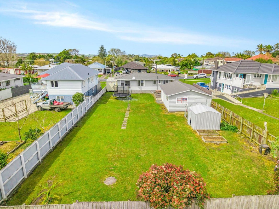 10 Montgomery Avenue, Dargaville - Carousel 23