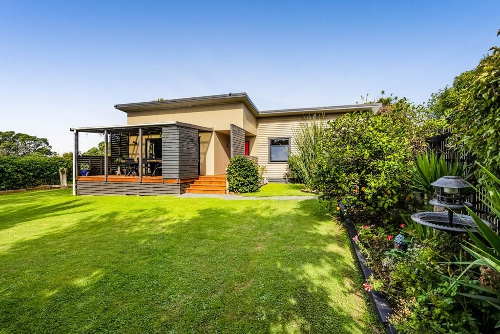 6 Moana Crescent, Blagdon, New Plymouth - Carousel 1