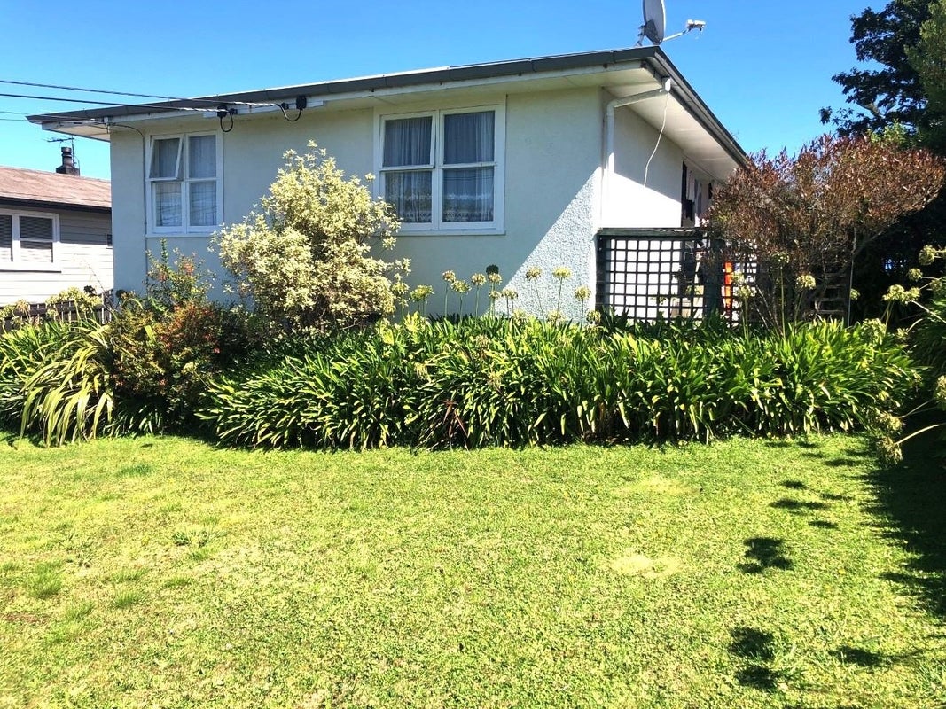 7 Puriri Crescent, Lansdowne, Masterton - Carousel 1