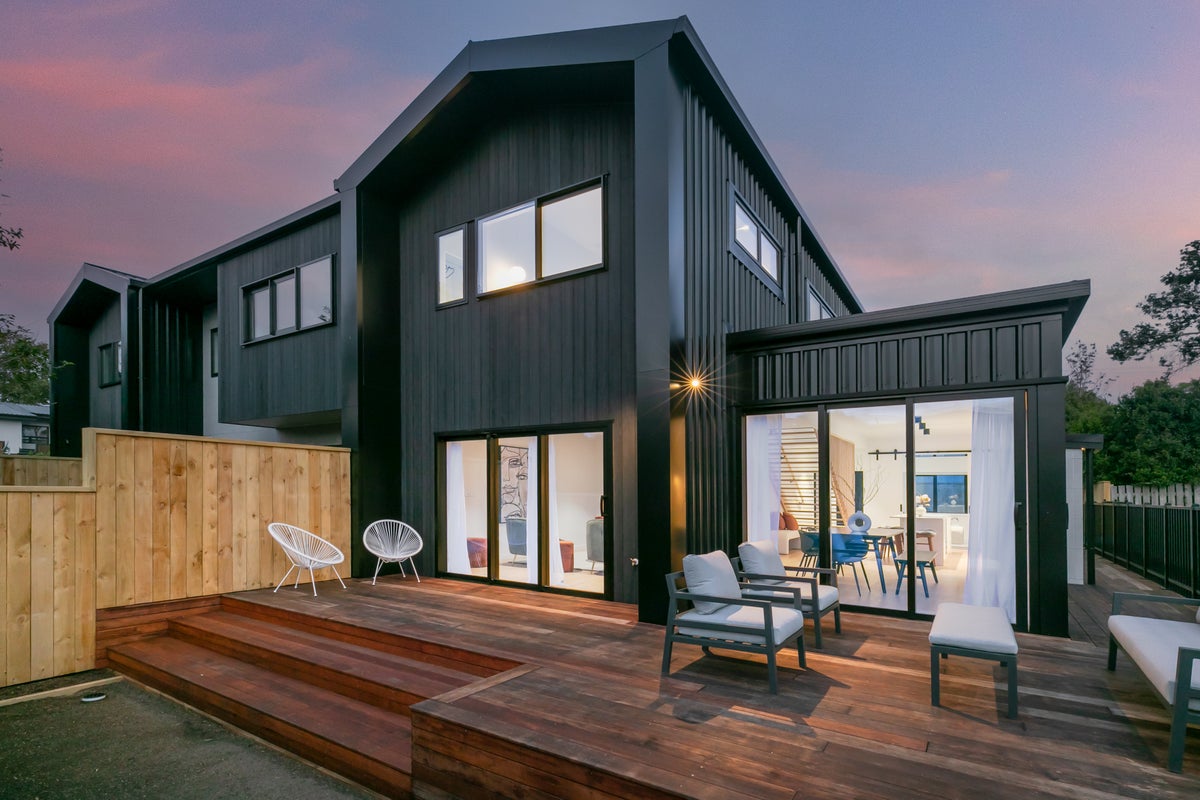 3/89 Walker Road, Point Chevalier, Auckland - Carousel 2